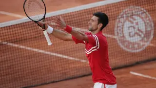 Djokovic remonta a Tsitsipas y conquista su segundo Roland Garros