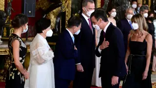 Los Reyes reciben con una cena de honor al presidente de Corea del Sur