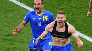 Gol de Artem Dovbyk que dio el triunfo ante Suecia a Ucrania (1-2),