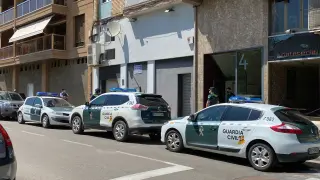 La Guardia Civil ha cortado la calle.