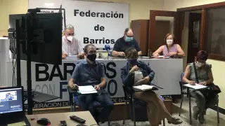 Los representantes de los colectivos, ayer en la sede de la Federación de Barrios de Zaragoza