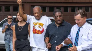 Bill Cosby is greeted (38472150)
