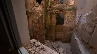 Desprendimiento del patio interior de un edificio en la plaza de España de Calatayud