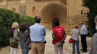 La Orden de Malta forma voluntarios para mostrar las estancias religiosas de Sijena.