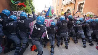 Protesta contra el G20 en Venecia reprimida por la Policía italiana