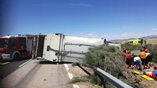 Camión accidentado en la A-23.