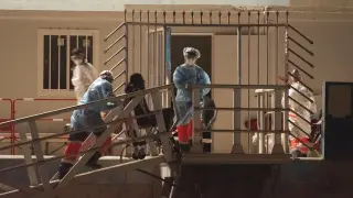 Salvamento rescata a 50 personas en una neumática al sur de Fuerteventura, entre ellas una niña