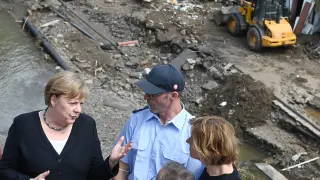 La canciller alemana Angela Merkel ha regresado de su viaje por Estados Unidos y ha visitado algunas de las zonas más devastadas por las riadas de Alemania.