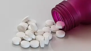 Foto de archivo de un frasco de pastillas