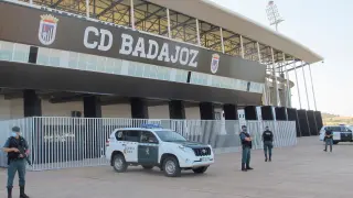 La Guardia Civil registra el Estadio Nuevo Vivero de Badajoz