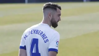 Mathieu Peybernes, con la camiseta y el dorsal 4 del Real Zaragoza en la pasada liga. La imagen, pese a estar prevista su continuidad, no se repetirá más.