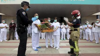 Foto de archivo del homenaje que se brindó a los sanitarios de Huesca en la festividad de San Jorge de 2020 por su labor durante la pandemia.
