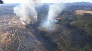 Imagen de archivo de un incendio forestal en Almonaster la Real (Huelva).PLAN INFOCA
  (Foto de ARCHIVO)
2/7/2020