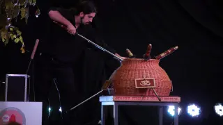 Una actuación de magia en el Casco durante las Fiestas del Pilar de 2018