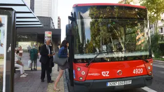 Primera jornada de paros parciales en el bus urbano de Zaragoza.