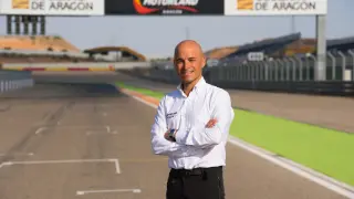 Santiago Abad, director de Mortorland, en la recta de meta del circuito.