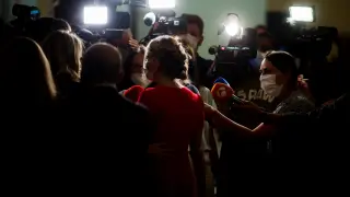 La ministra Yolanda Diaz atendiendo a la prensa