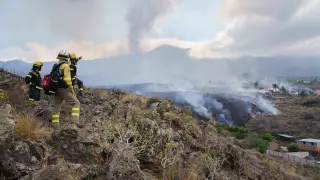 Las autoridades desalojar en barrio de Todoque, en La Palma, ante el avance de la colada de lava