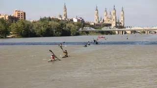 Trofeo Ibercaja Ciudad de Zaragoza celebrado este domingo en el río Ebro.