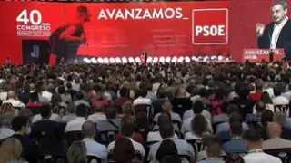 Pedro Sánchez completa su puzle con la lealtad de Felipe González