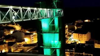 Música y juegos de luces para celebrar el décimo aniversario del ascensor que acercó san Julián al centro de Teruel