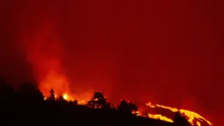 Nuevo punto eruptivo en Cumbre Vieja, que expulsa ceniza y gases pero no lava