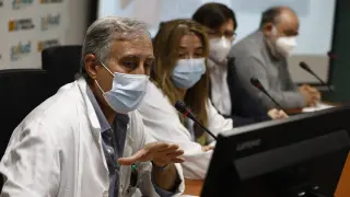 Javier Marta, María Bestué, Carlos Tejero y Miguel Lierta durante la presentación de la campaña para la prevención del ictus.