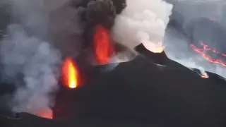 Espectacular imagen del volcán en La Palma