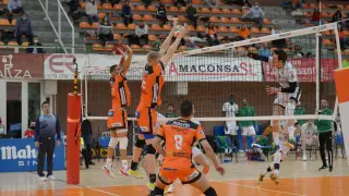El Club Voleibol Teruel, en uno de los últimos partidos disputado en Los Planos.