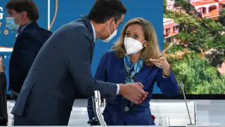 Pedro Sánchez y Nadia Calviño durante la cumbre del G-20 en Roma
