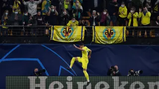 Danjuma celebrando el segundo gol de Villarreal