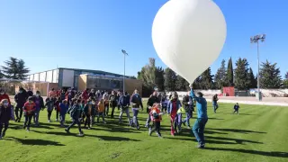 El proyecto Servet ha lanzado este sábado dos globos sonda desde Almudévar para realizar 9 experimentos científicos ciudadanos.