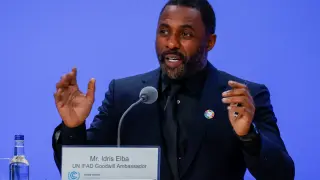 Idriss Elba, durante su intervención en la cumbre.