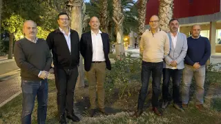 Jorge Sánchez (tercero por la izquierda), nuevo presidente de la Fundación Canónica Stadium Casablanca, junto con los miembros del nuevo patronato.
