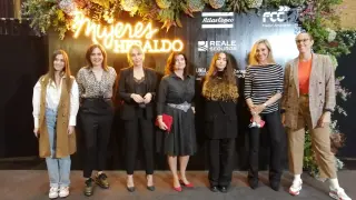 Paloma de Yarza López-Madrazo, presidenta de HERALDO DE ARAGÓN, con las ponentes