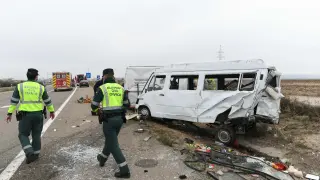 Accidente de tráfico entre dos furgonetas en la A-23 en Villanueva de Gállego.