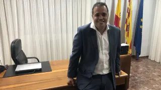 El alcalde de Andorra, Antonio Amador, en su despacho municipal