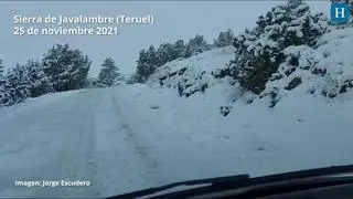 Problemas para circular por la nieve en varios tramos de carreteras de Teruel