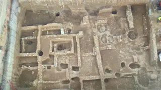 Imagen de las viviendas romanas ya excavadas aparecidas en el solar.