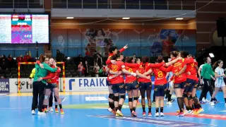 Las jugadoras españolas celebrando la victoria