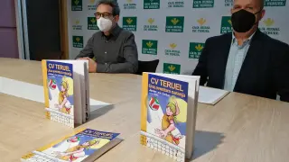 Javier León -a la izquierda- y Carlos Ranera han presentado el libro este jueves.