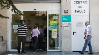 Entrada del Centro de Salud Torre Ramona, en Las Fuentes.