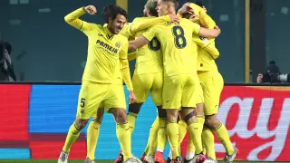 El Villarreal celebra uno de sus goles ante el Atalanta.