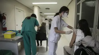 Hospital Miguel Servet de Zaragoza: vacunación de profesionales sanitarios