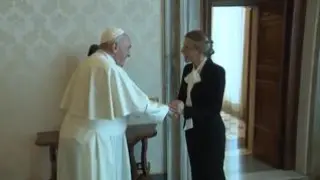 Yolanda Díaz, emocionada tras verse con el Papa