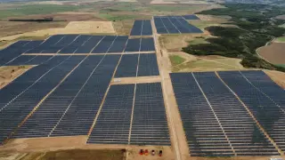 Los parques de placas solares son cada vez más comunes en Aragón.