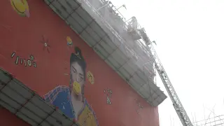 Tareas de rescate en el edificio incendiado en Hong Kong