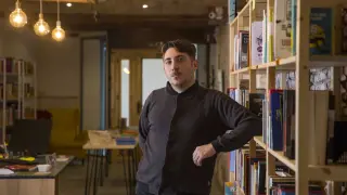 Raúl Royo, en su nueva librería, La Montonera.