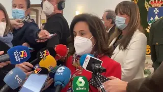 La ministra de Defensa, Margarita Robles, esta mañana en el Hospital Militar de Zaragoza.