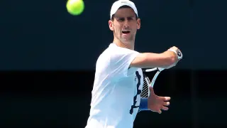 Novak Djokovic entrena en Melbourne Park